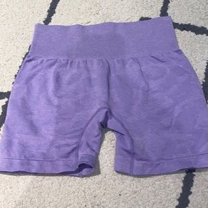 PURPLE HIGH WAISTED CAMO SHORTS NVGTN DUPE SIZE L !!
